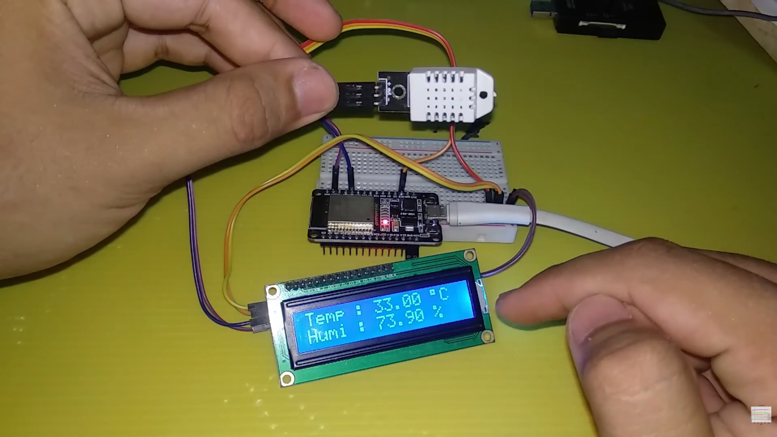 Tutorial Arduino: Pemantauan Suhu dan Kelembaban Menggunakan Sensor DHT22 dan Display LCD 16×2 I2C